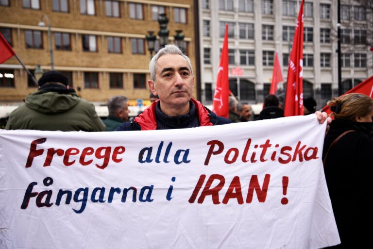 گزارشی کوتاه از برگزاری تجمع اعتراضی ۱۷ ژانویه بر علیه جنایات جمهوری اسلامی و در حمایت از خیزش انقلابی مردم (ویدئو)